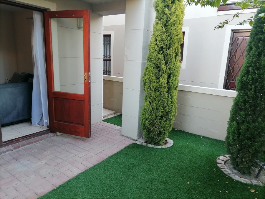 To Let 2 Bedroom Property for Rent in Parklands North Western Cape